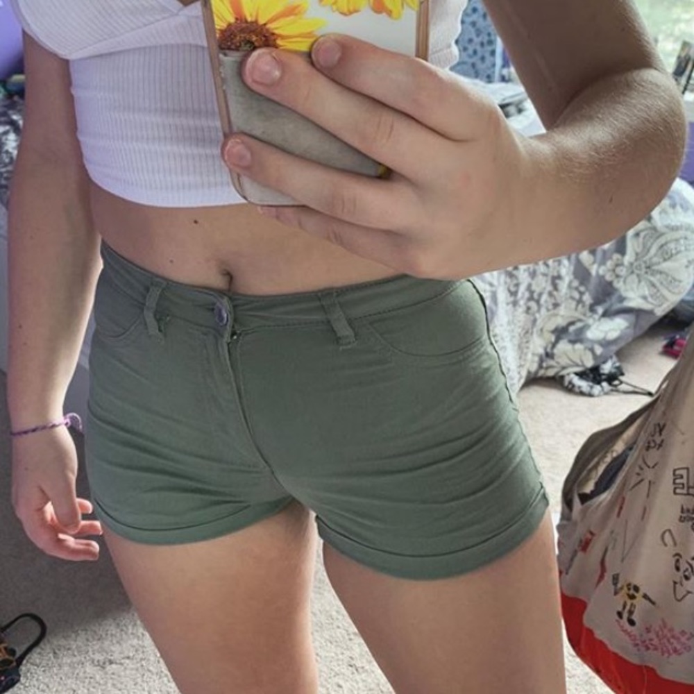 H&M green shorts